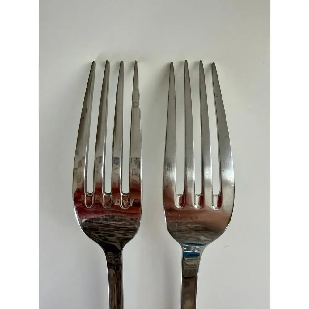 Oneida Islet Dinner Forks 8 1/4” 18/10 Stainless Set of 2 USA Korea